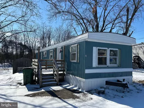 82 Linda Dr #2, Mechanicsburg, PA 17050