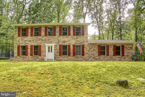 601 Spring Ln, Boiling Springs, PA 17007