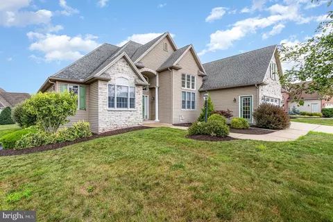 930 Cyprus Ln, Mechanicsburg, PA 17050