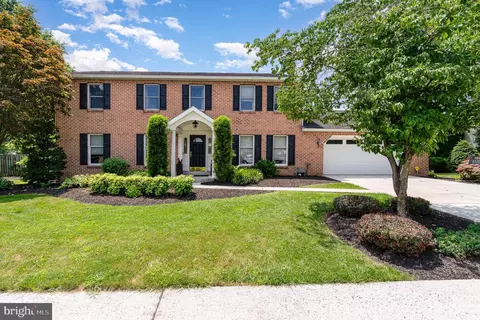 1110 Musket Ln, Mechanicsburg, PA 17050