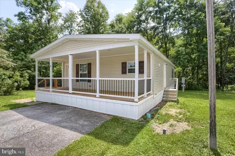 5 Demi Ct, Carlisle, PA 17015