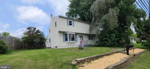 302 Valley Rd, Enola, PA 17025