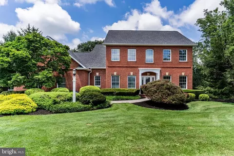 1812 Signal Hill Dr, Mechanicsburg, PA 17050