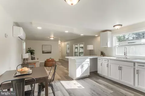37 Creekside Ln, Carlisle, PA 17015