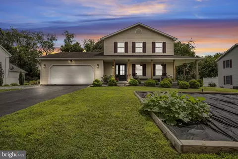 14 Cobblestone Dr, Carlisle, PA 17015