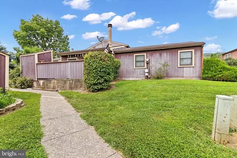 847 Louise Ct, Enola, PA 17025