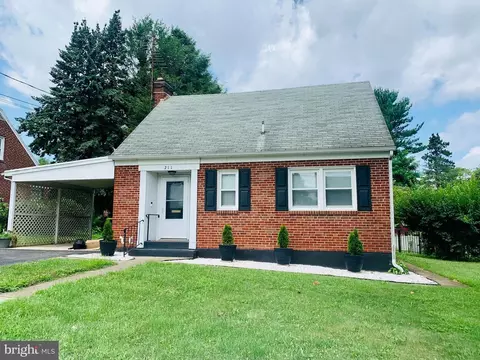 211 16th St, New Cumberland, PA 17070