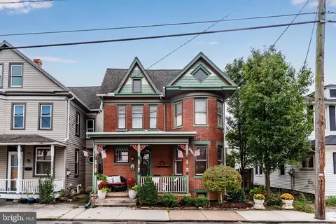 18 E Keller St, Mechanicsburg, PA 17055