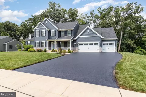7 Highland Terrace Ct, Boiling Springs, PA 17007