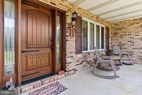 4 Wagner Dr, Shippensburg, PA 17257