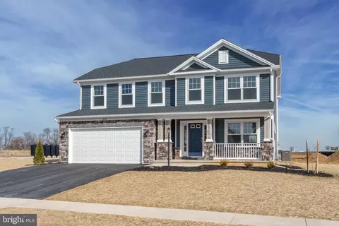 803 Greenwich Ln, Shippensburg, PA 17257