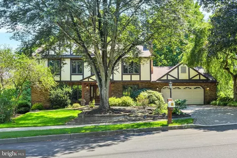 104 Deerfield Rd, Camp Hill, PA 17011