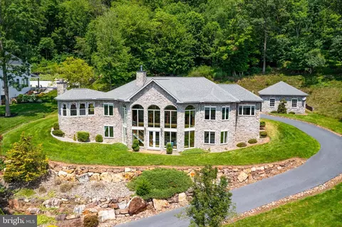 522 Halyard Way, Enola, PA 17025