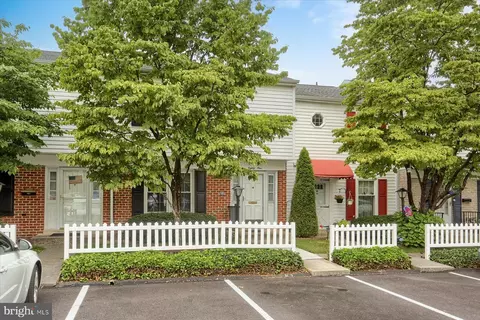 81 W Vine St, Shiremanstown, PA 17011