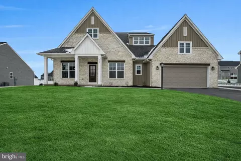 309 Deerfield Ln, Carlisle, PA 17015