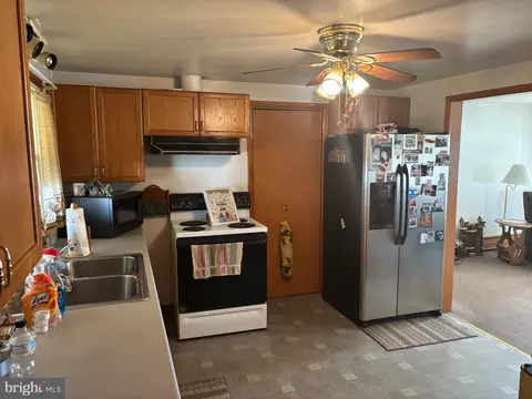 103 E Main St, Carlisle, PA 17015 photo 6