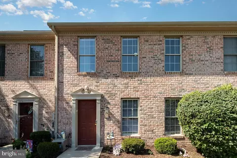 441 Stonehedge Ln, Mechanicsburg, PA 17055