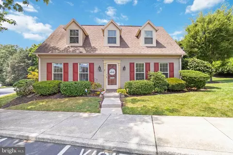 1774 Weatherburn Dr, New Cumberland, PA 17070