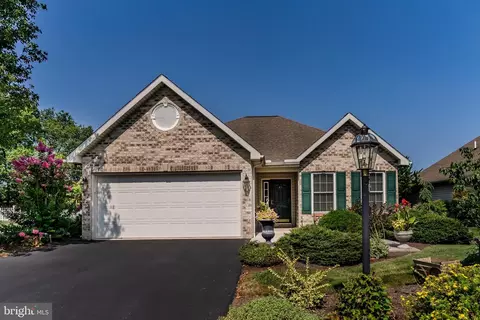 47 Longwood Dr, Mechanicsburg, PA 17050