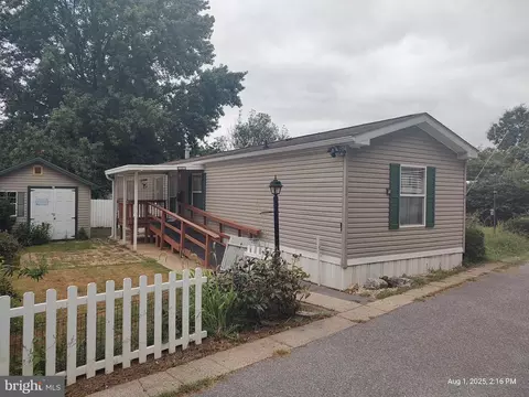 967 W Trindle Rd #18, Mechanicsburg, PA 17055