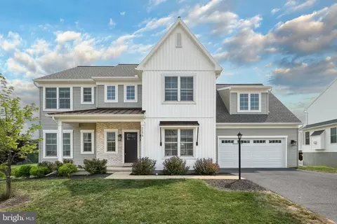 2056 N Autumn Chase Dr, Mechanicsburg, PA 17055