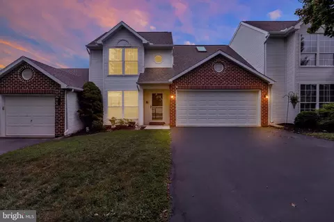 35 Greenfield Dr, Carlisle, PA 17015