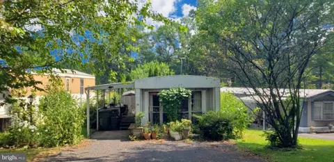 802 Swan Dr, Mechanicsburg, PA 17050