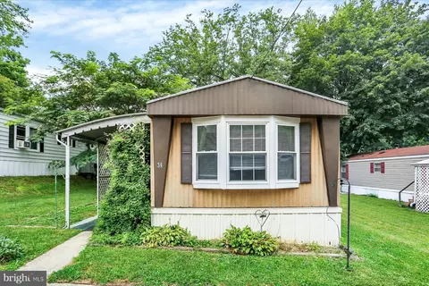 34 Garden Pkwy, Carlisle, PA 17013