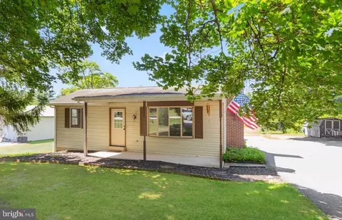 4334 Carlisle Rd, Gardners, PA 17324