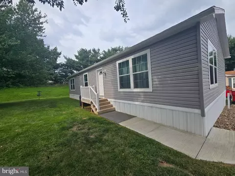 38 Rustic Dr, Shippensburg, PA 17257