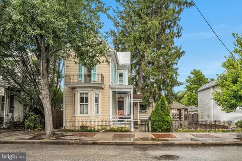 339 W North St, Carlisle, PA 17013
