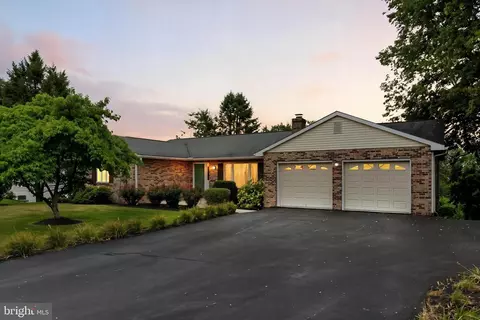 1713 Charles St, New Cumberland, PA 17070