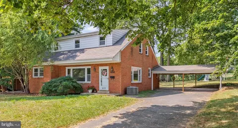 337 Evergreen St, New Cumberland, PA 17070