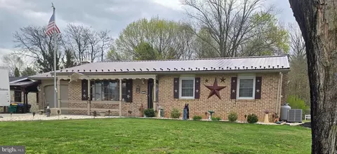 109 Sycamore Dr, Mount Holly Springs, PA 17065