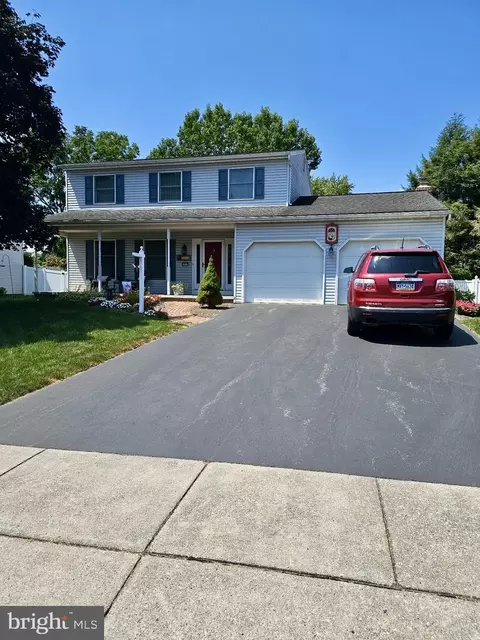 2410 Rye Cir, Mechanicsburg, PA 17055