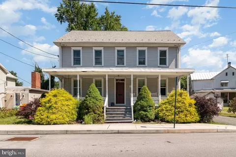 211 E Pine St, Mount Holly Springs, PA 17065