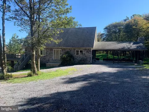 125 Three Turns Rd, Biglerville, PA 17307