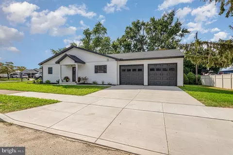 613 E Keller St, Mechanicsburg, PA 17055