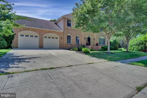 1101 Saffron Dr, Mechanicsburg, PA 17050