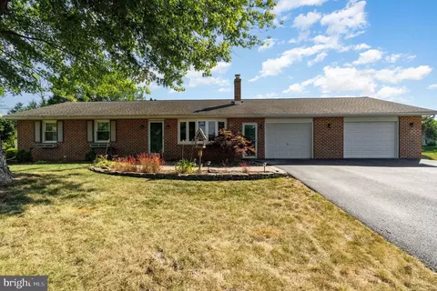 31 Cardinal Dr, Carlisle, PA 17015