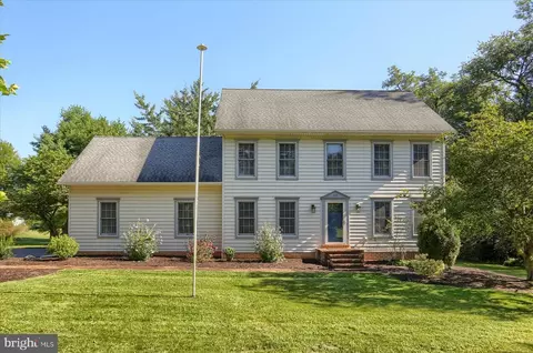 130 E Yellowbreeches Rd, Carlisle, PA 17015