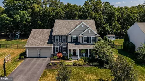 85 Hillside Rd, Mechanicsburg, PA 17050