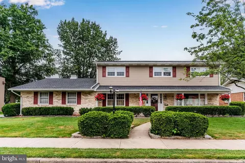 3 Elmwood Ave, Mechanicsburg, PA 17055