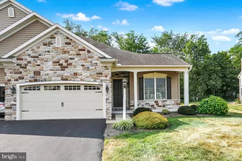 226 Carmella Dr, Mechanicsburg, PA 17050