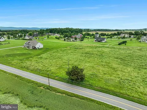 72 N Dickinson School Rd, Carlisle, PA 17015