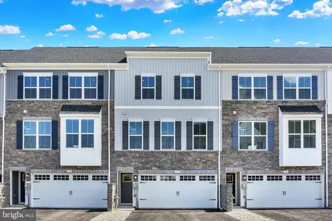 76 Rail Yard Dr, Enola, PA 17025