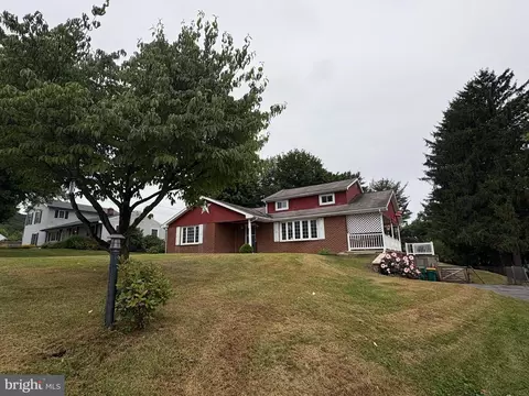 3 Maurice, Mount Holly Springs, PA 17065