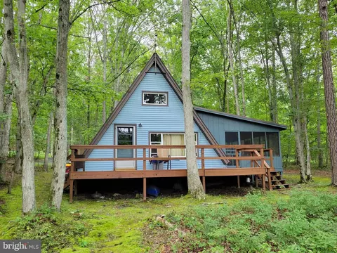 2 Michaux Dr, Newville, PA 17241