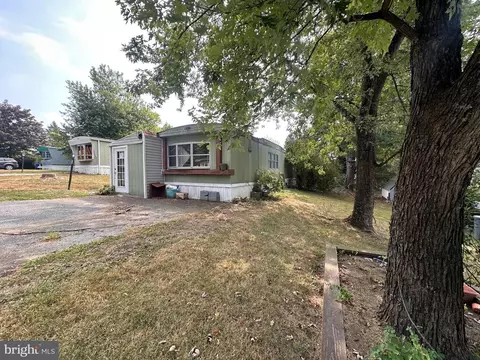 52 Buckeye Ln, Carlisle, PA 17015