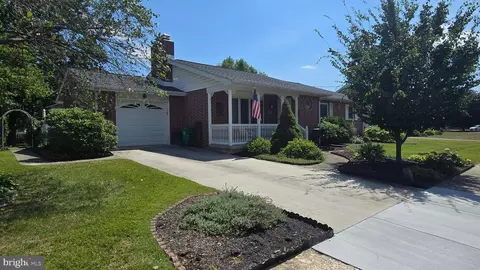 105 Media Rd, Carlisle, PA 17013